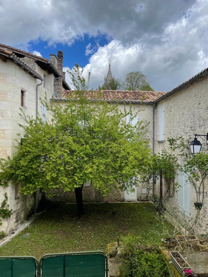 Auberge Du Boisne Villebois-Lavalette Exterior foto